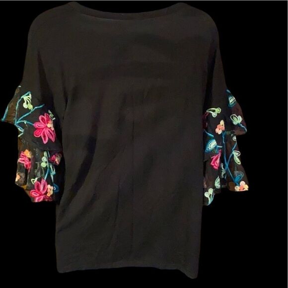 Pebble & Stone Embroidered Bell Sleeve Top M - Picture 3 of 4